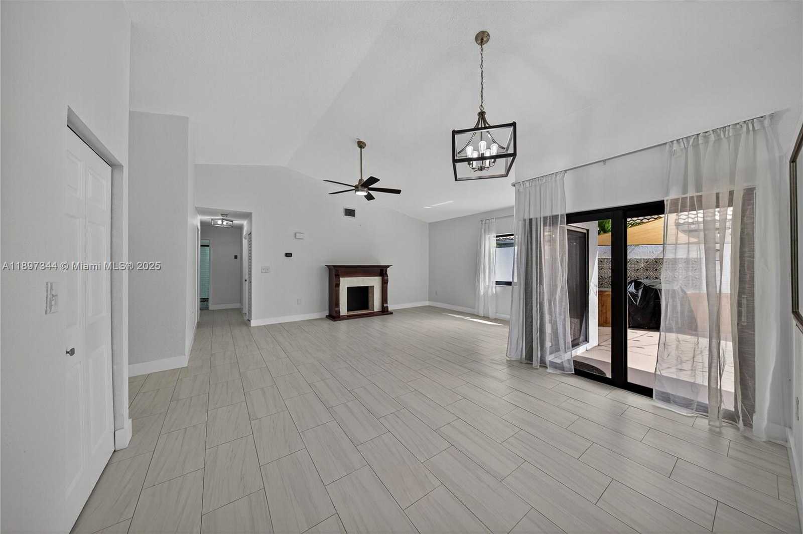 Small Image of 15140 BRISTOL LN, Davie Number 9