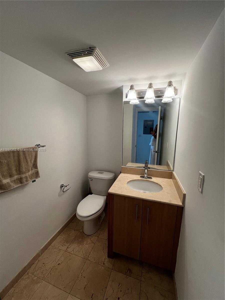 Small Image of 10275 COLLINS AVE #214, Bal Harbour Number 14