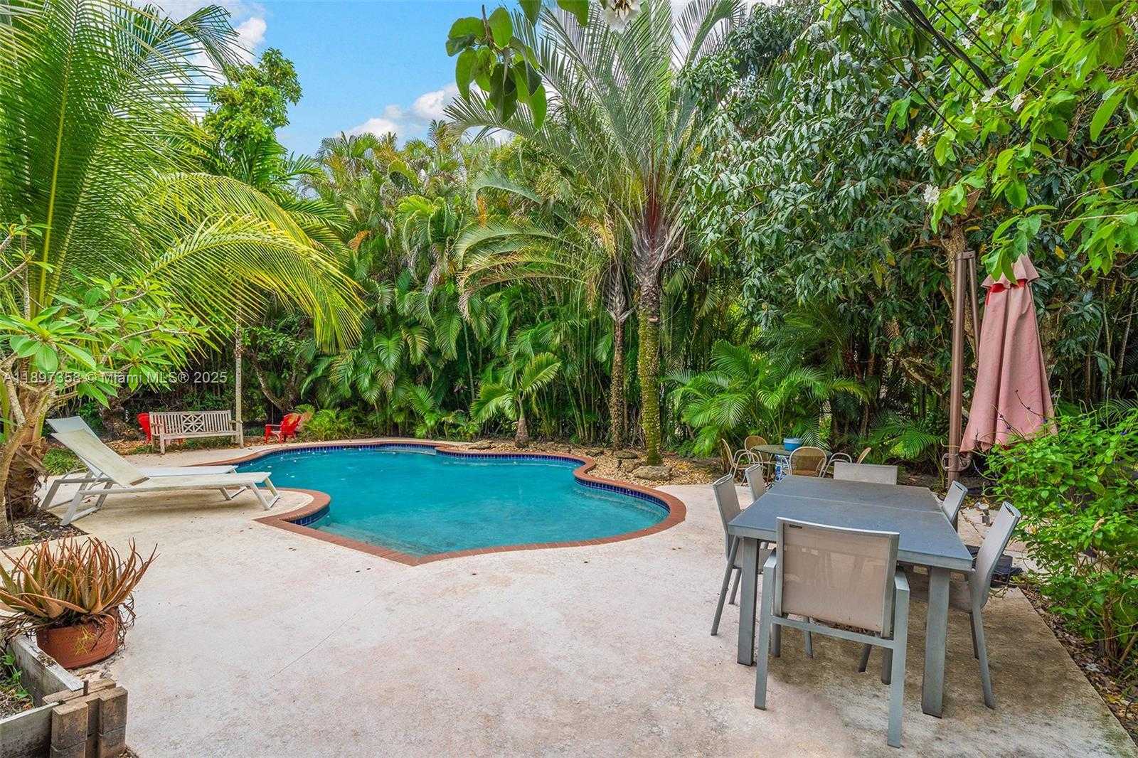 Small Image of 614 SAN SERVANDO AVE, Coral Gables Number 32