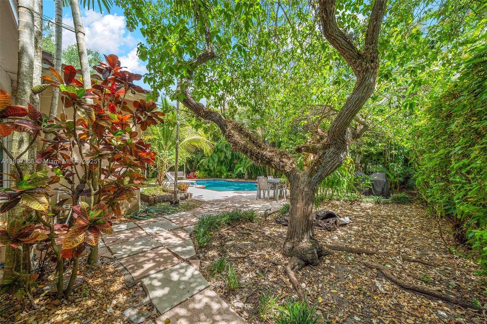 Small Image of 614 SAN SERVANDO AVE, Coral Gables Number 43