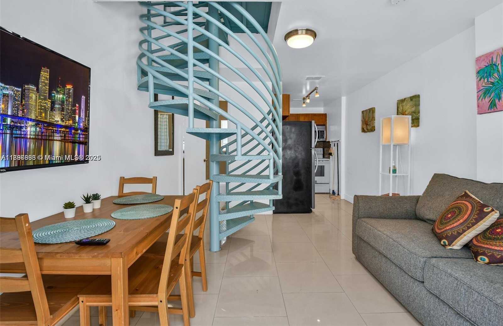 Small Image of 6966 BYRON AVE #102, Miami Beach Number 3