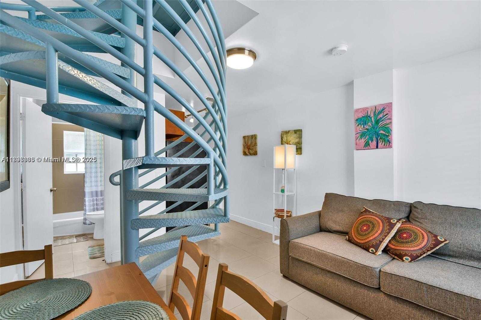 Small Image of 6966 BYRON AVE #102, Miami Beach Number 4