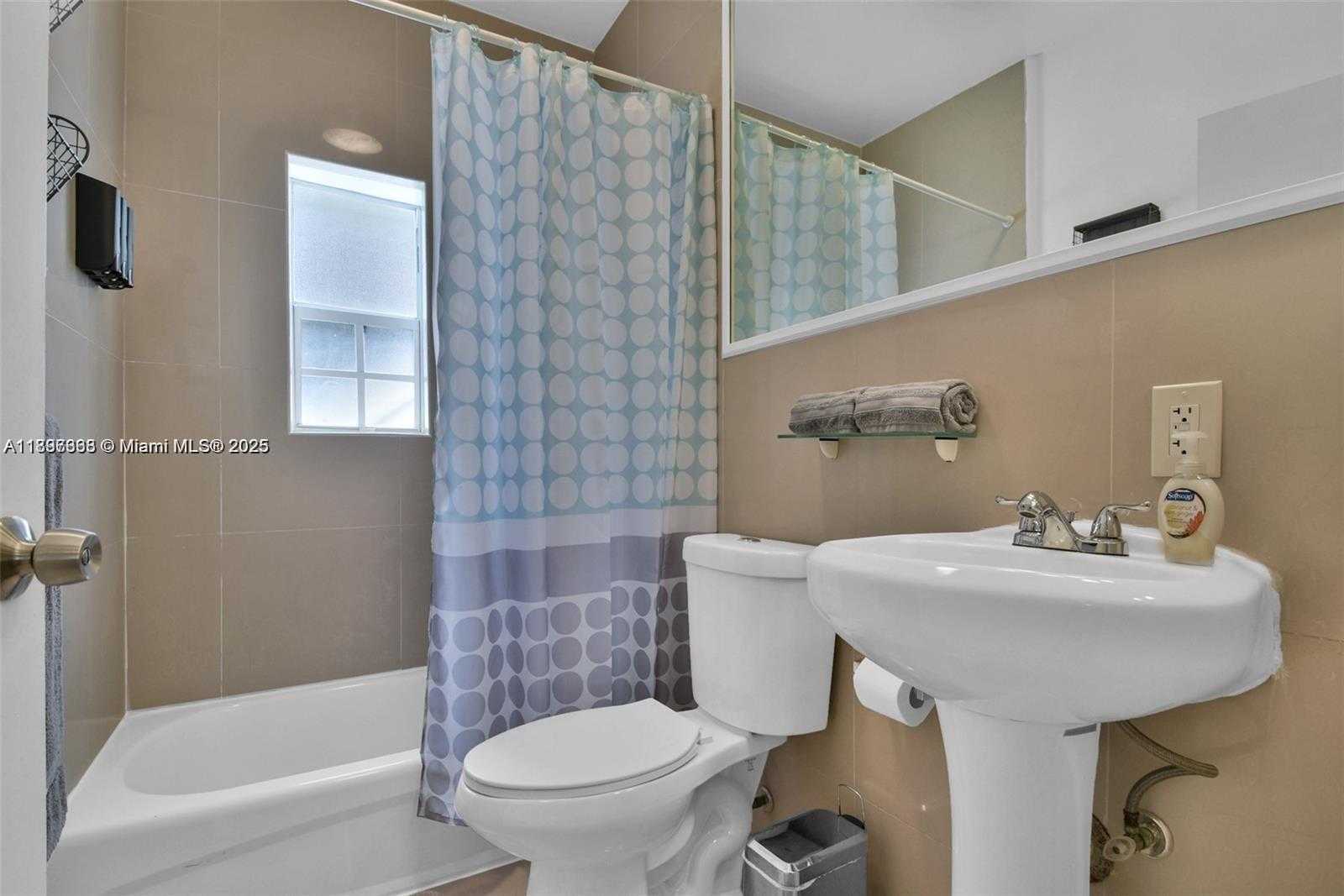 Small Image of 6966 BYRON AVE #102, Miami Beach Number 7