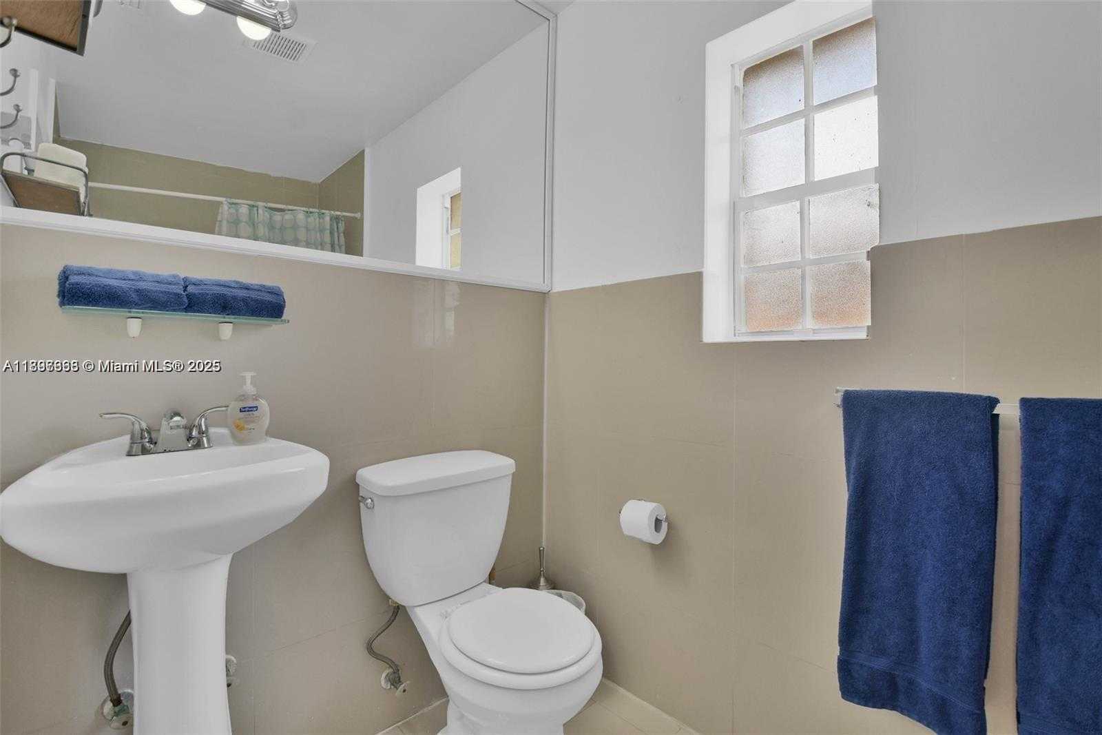 Small Image of 6966 BYRON AVE #102, Miami Beach Number 9
