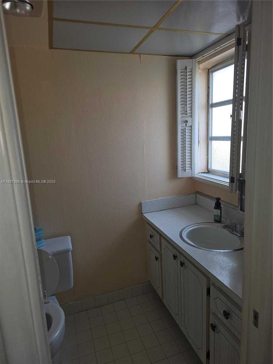 Small Image of 609 NORTH EAST 14TH AVE #701, Hallandale Beach Number 12