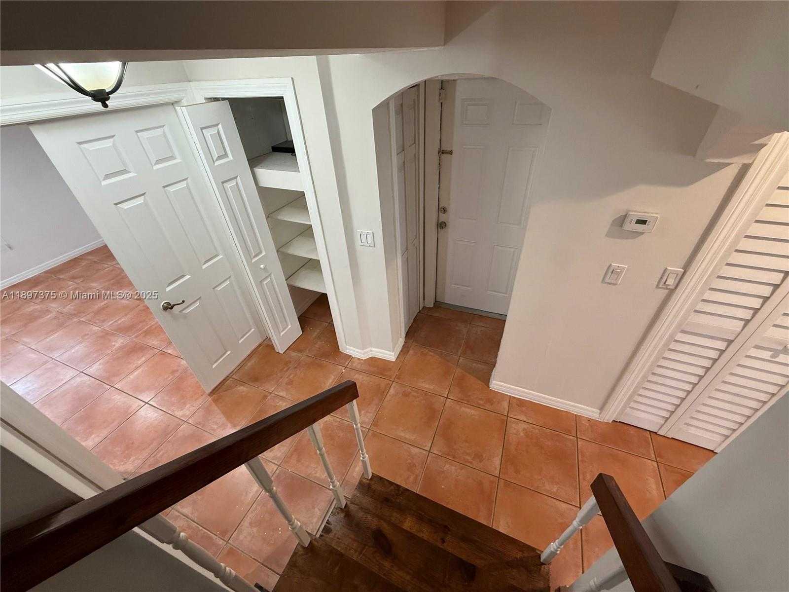 Small Image of 10865 GIBSON DR #10865, Miami Number 26