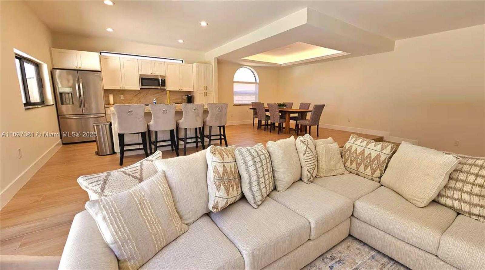 Small Image of 3409 DIANE DR, Boynton Beach Number 2
