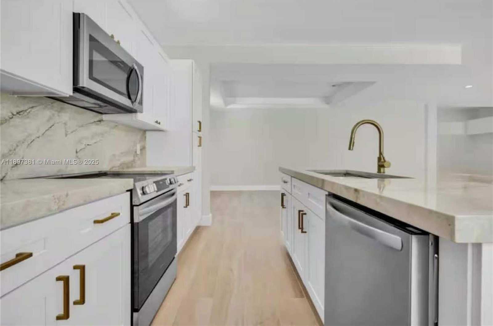 Small Image of 3409 DIANE DR, Boynton Beach Number 9