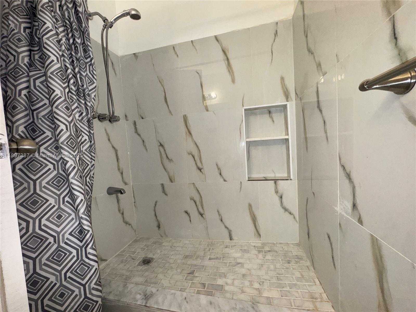 Small Image of 2305 MONROE ST #4, Hollywood Number 12