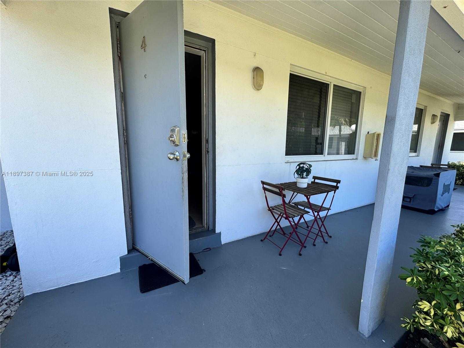 Small Image of 2305 MONROE ST #4, Hollywood Number 14