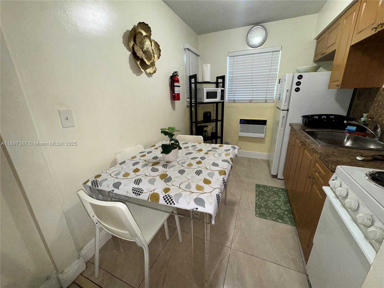 Small Image of 2305 MONROE ST #4, Hollywood Number 4
