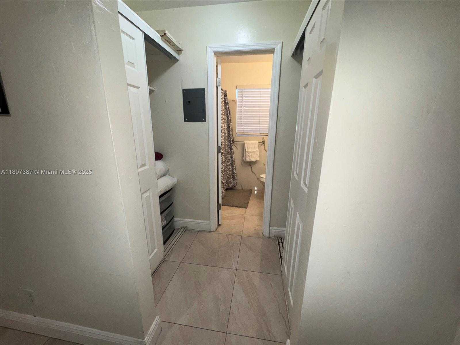 Small Image of 2305 MONROE ST #4, Hollywood Number 7