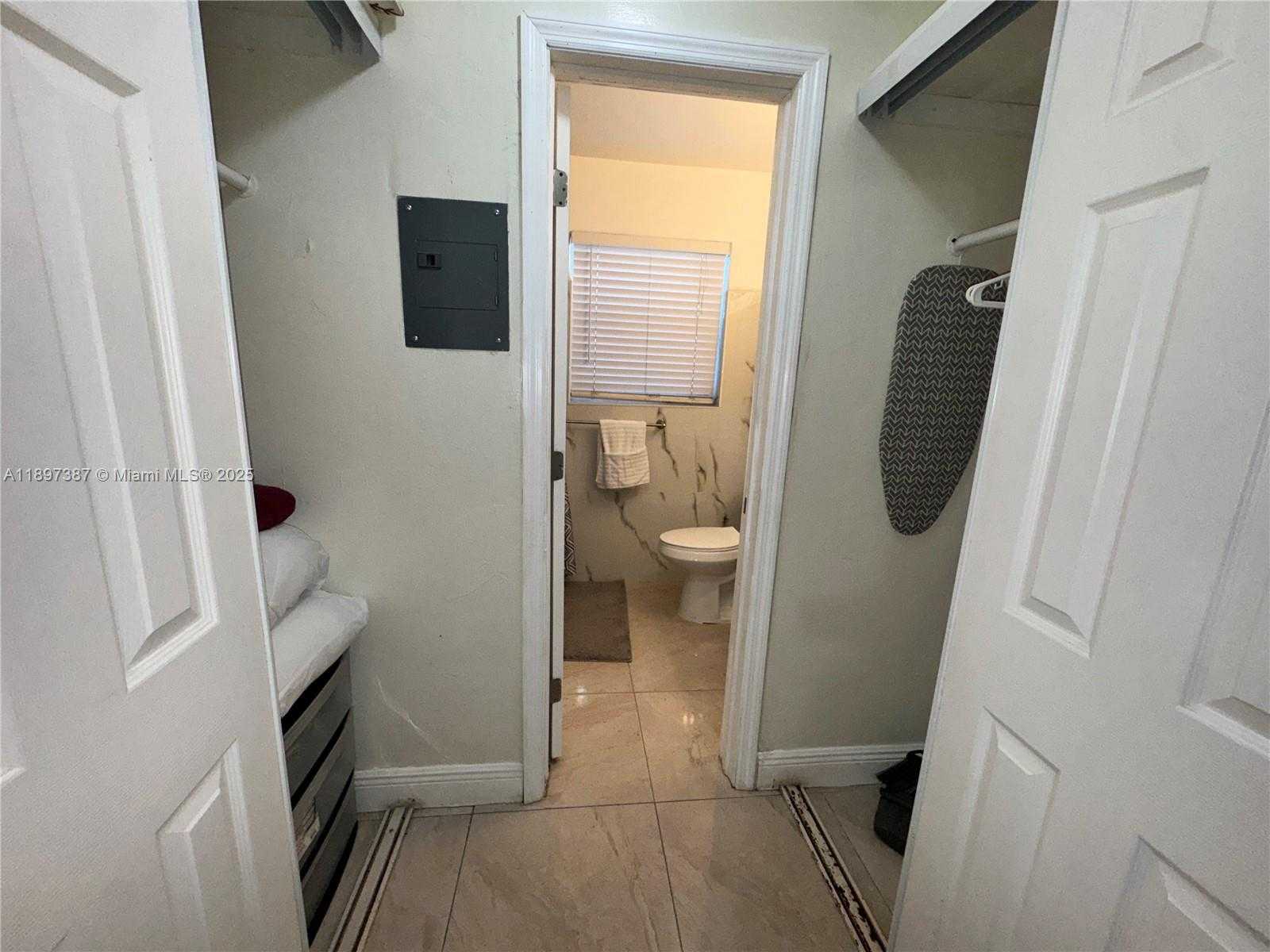 Small Image of 2305 MONROE ST #4, Hollywood Number 8