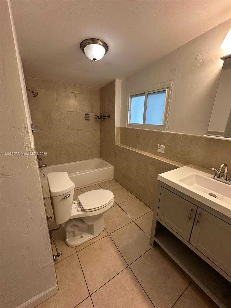 Small Image of 3235 SOUTH LE JEUNE RD #3235, Coral Gables Number 12