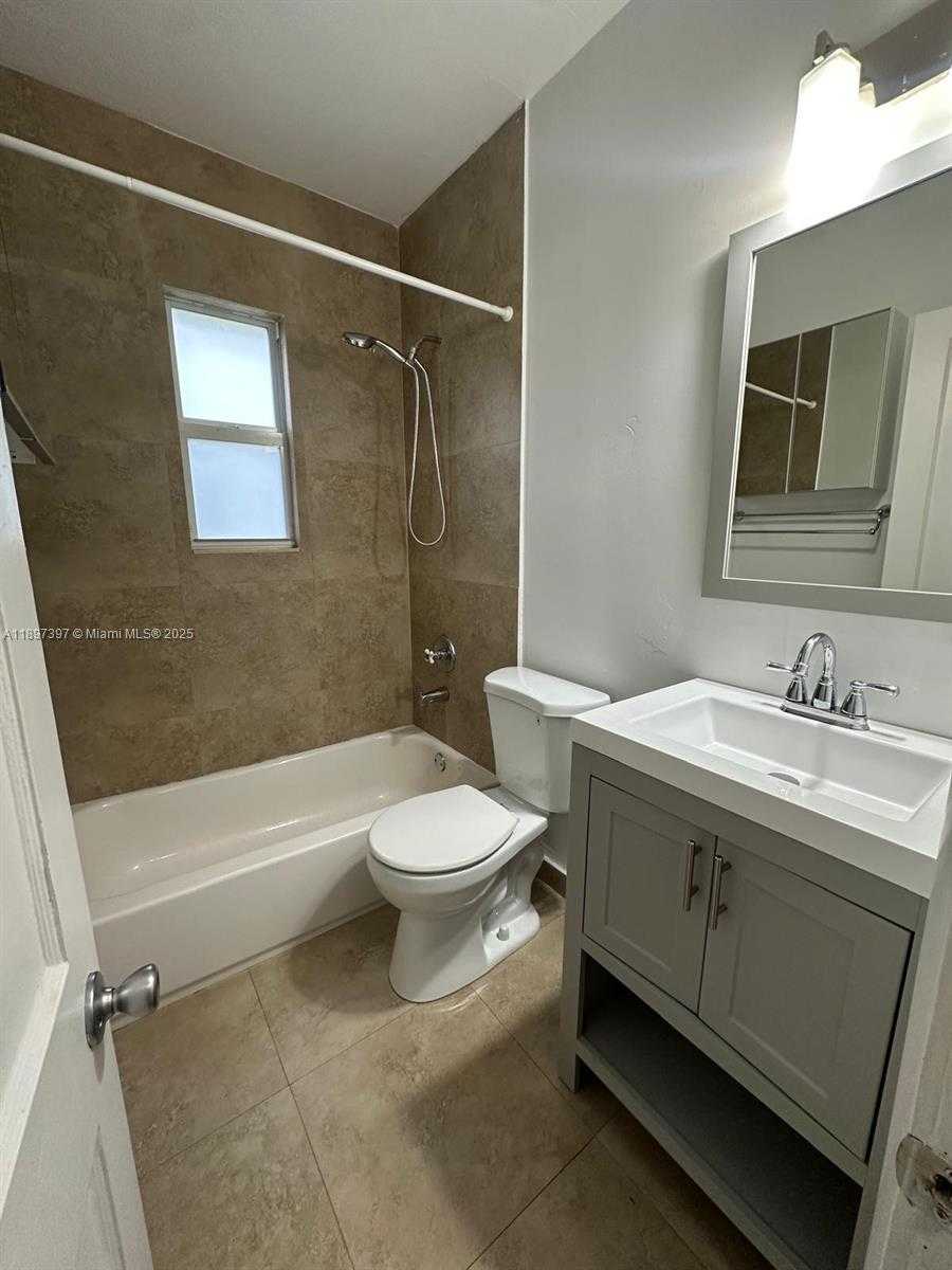 Small Image of 3235 SOUTH LE JEUNE RD #3235, Coral Gables Number 13