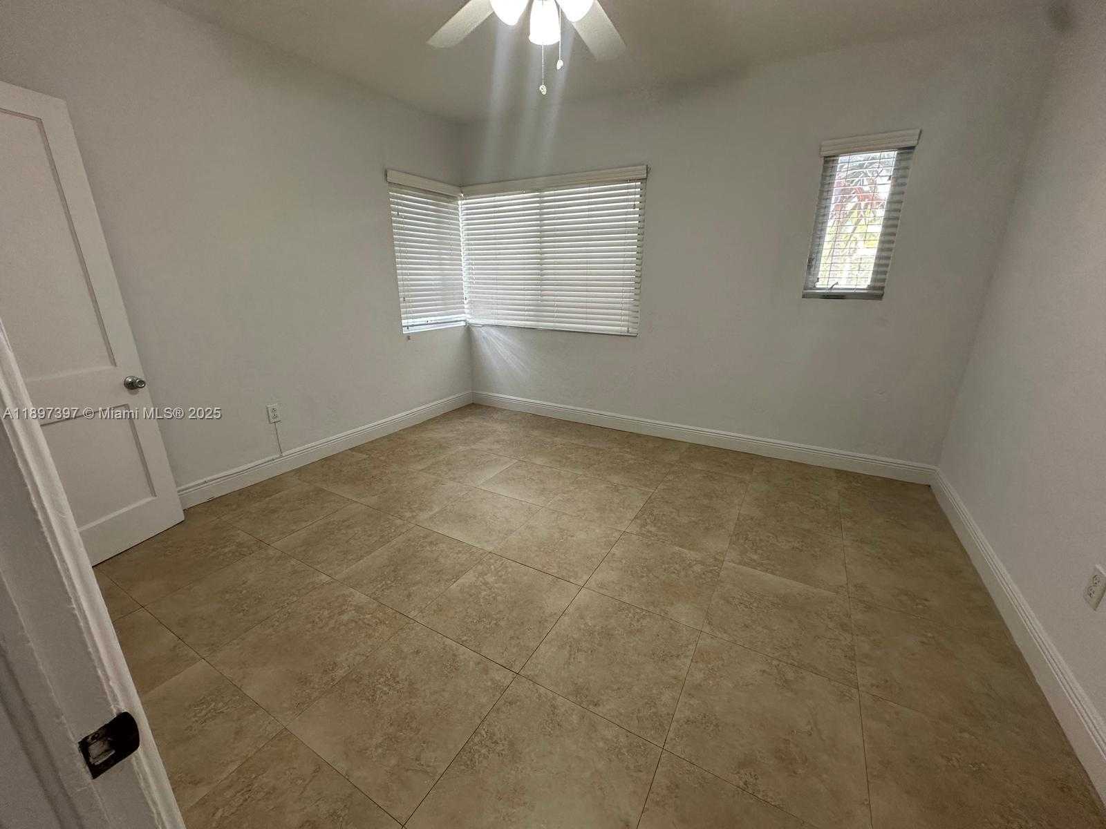 Small Image of 3235 SOUTH LE JEUNE RD #3235, Coral Gables Number 14