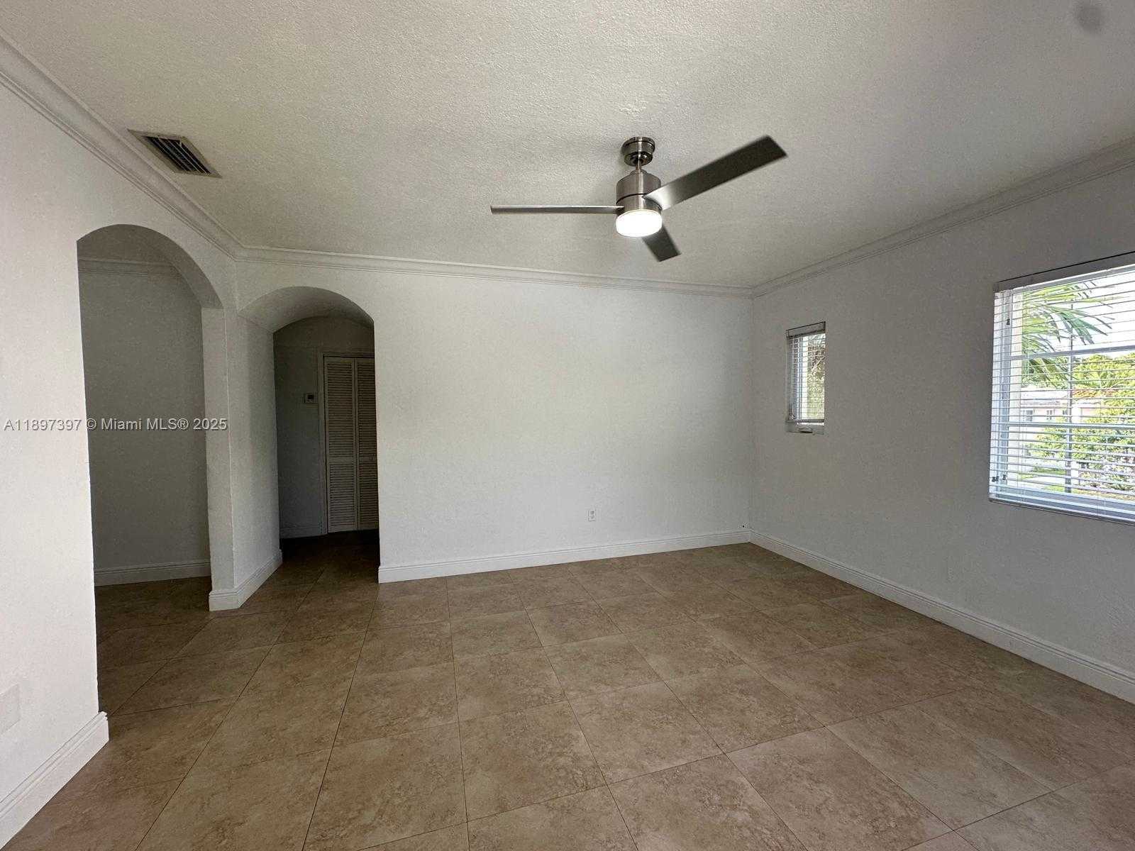 Small Image of 3235 SOUTH LE JEUNE RD #3235, Coral Gables Number 4