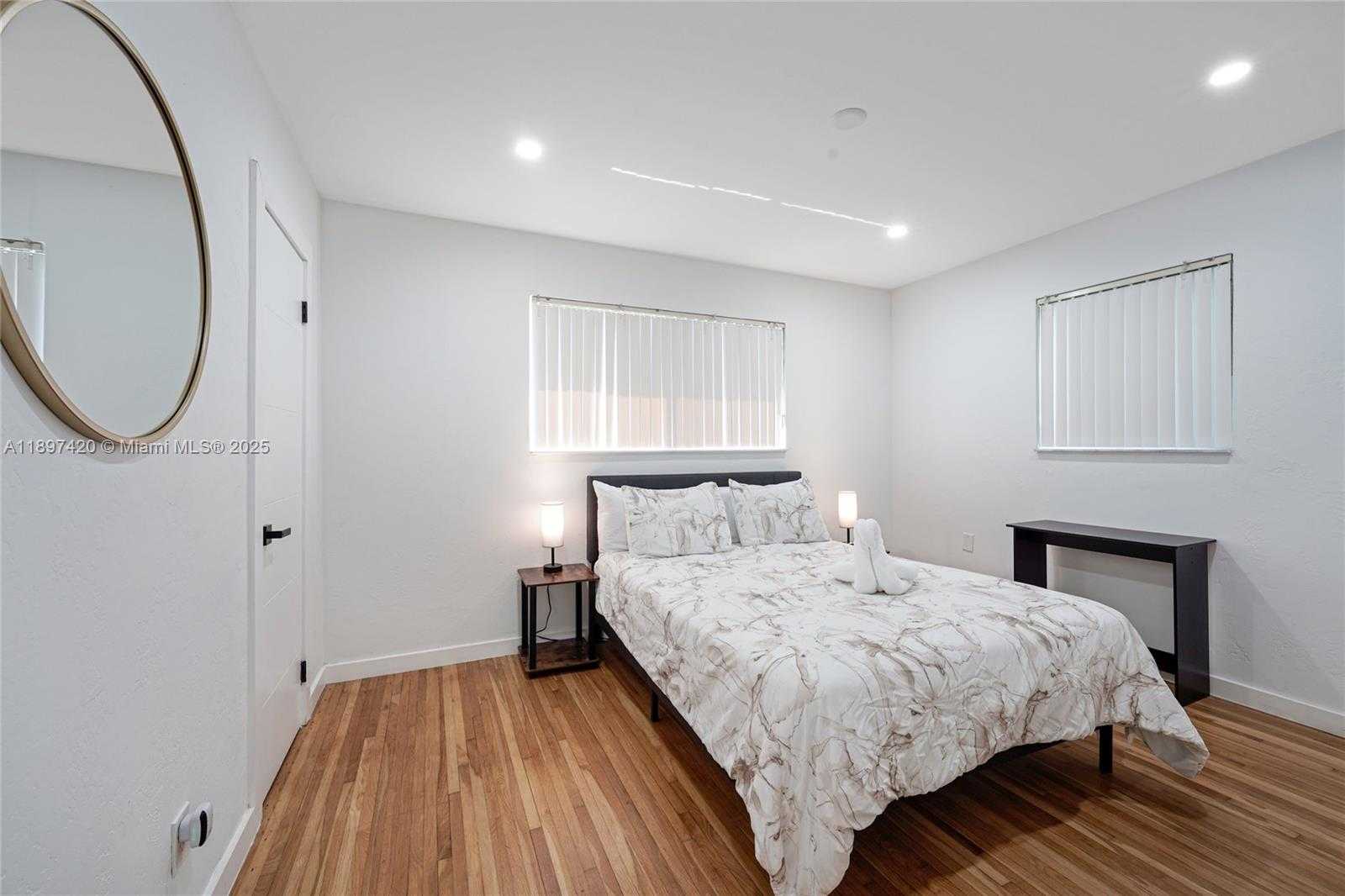 Small Image of 12520 NORTH EAST 1ST CT, North Miami Number 10