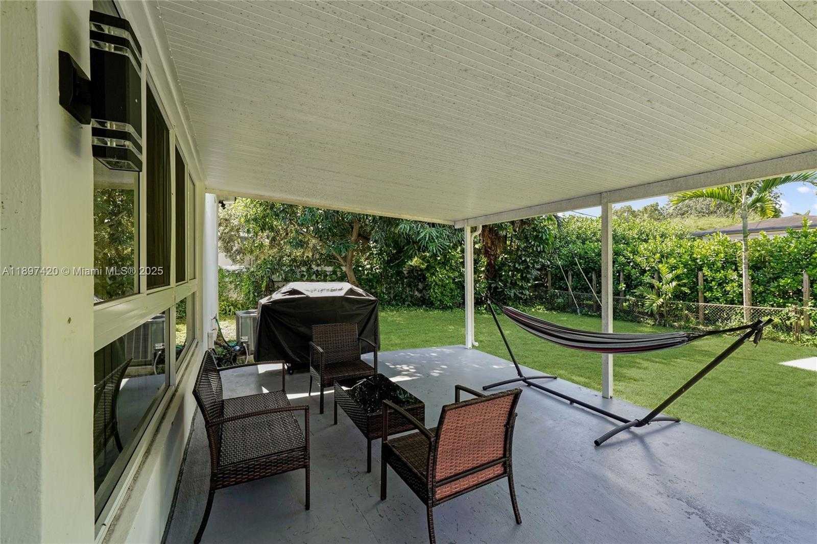 Small Image of 12520 NORTH EAST 1ST CT, North Miami Number 13
