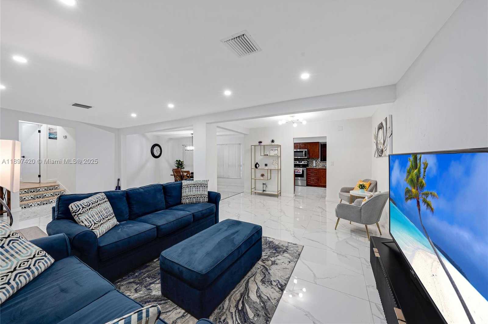Small Image of 12520 NORTH EAST 1ST CT, North Miami Number 2