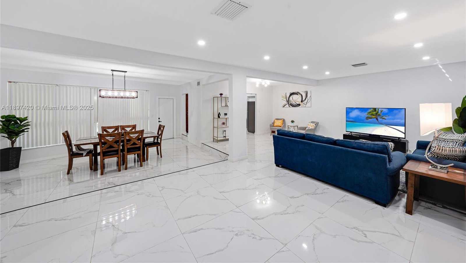 Small Image of 12520 NORTH EAST 1ST CT, North Miami Number 4