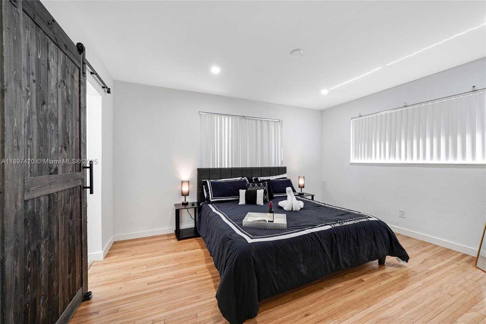 Small Image of 12520 NORTH EAST 1ST CT, North Miami Number 7