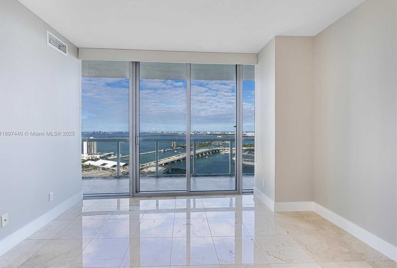 Small Image of 888 BISCAYNE BLVD #4311, Miami Number 1