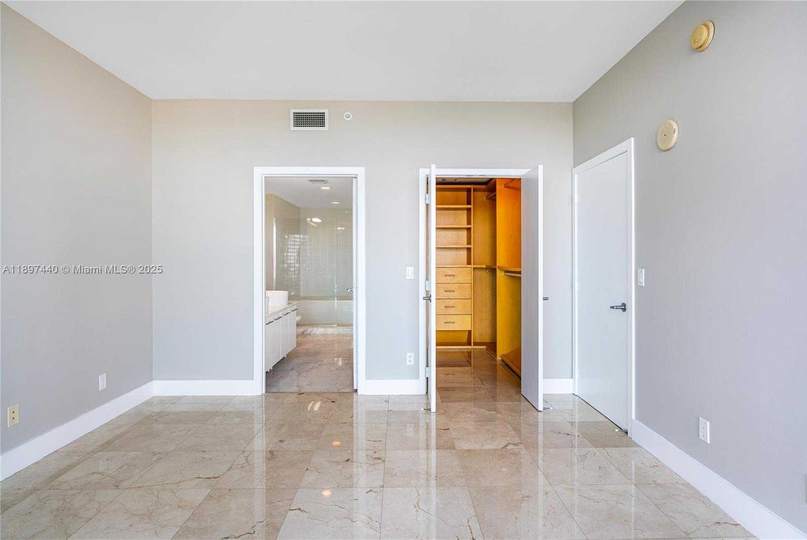 Small Image of 888 BISCAYNE BLVD #4311, Miami Number 12