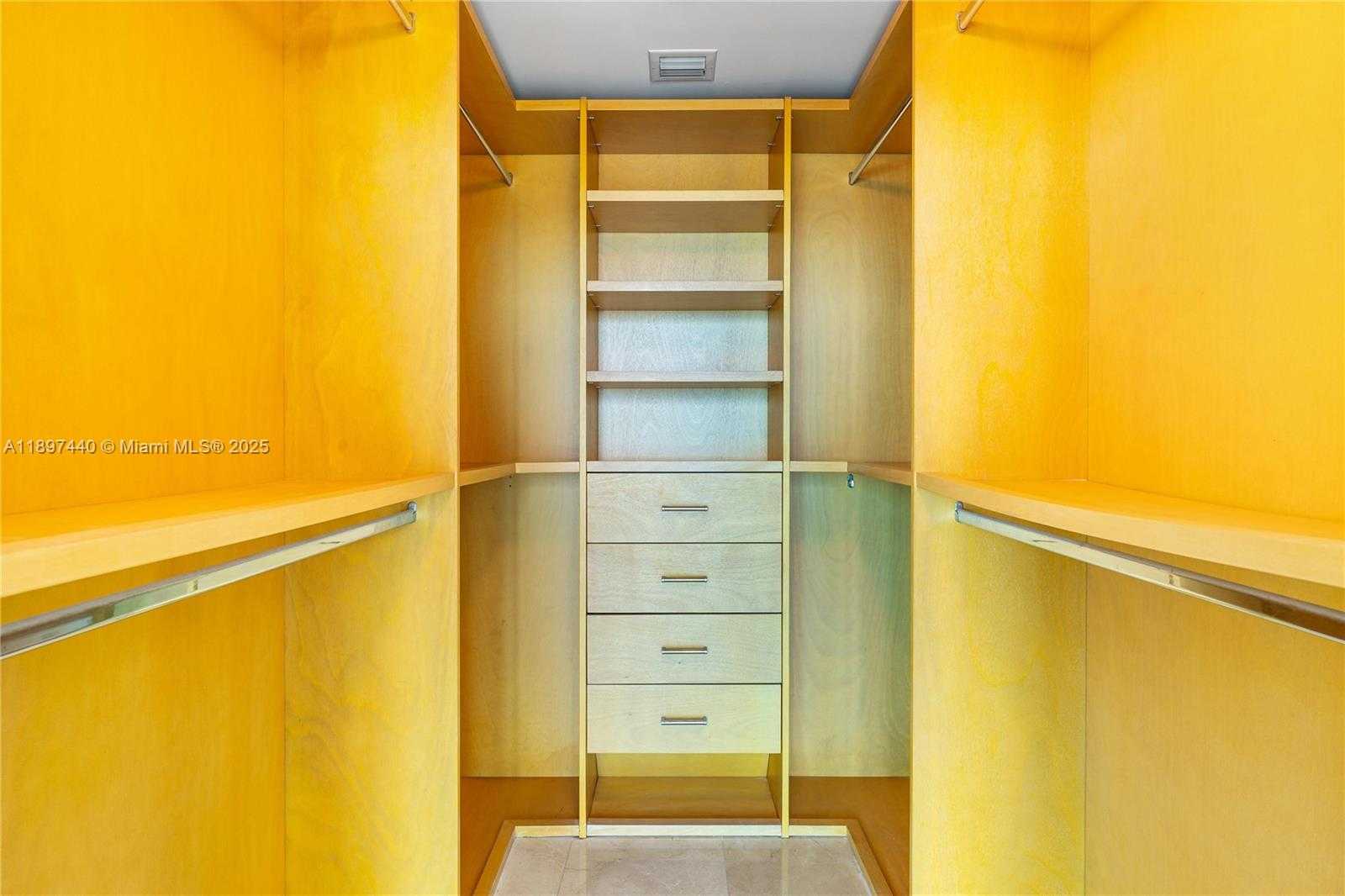 Small Image of 888 BISCAYNE BLVD #4311, Miami Number 14