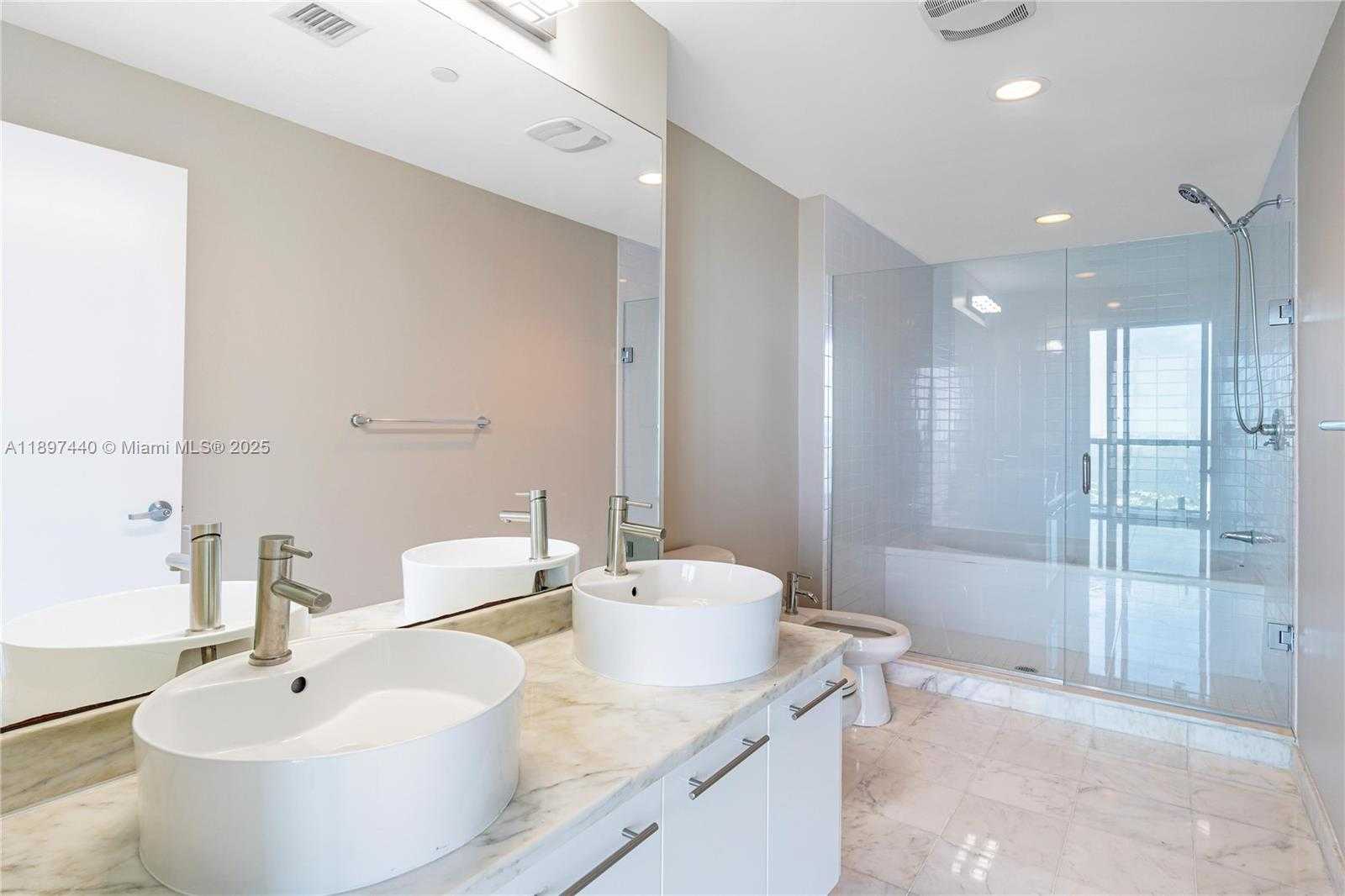 Small Image of 888 BISCAYNE BLVD #4311, Miami Number 15
