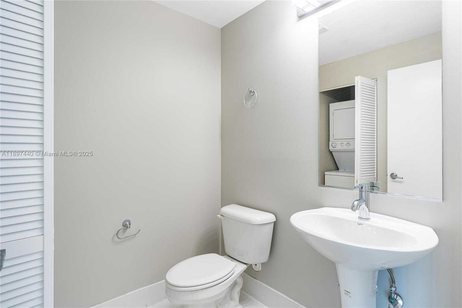 Small Image of 888 BISCAYNE BLVD #4311, Miami Number 18