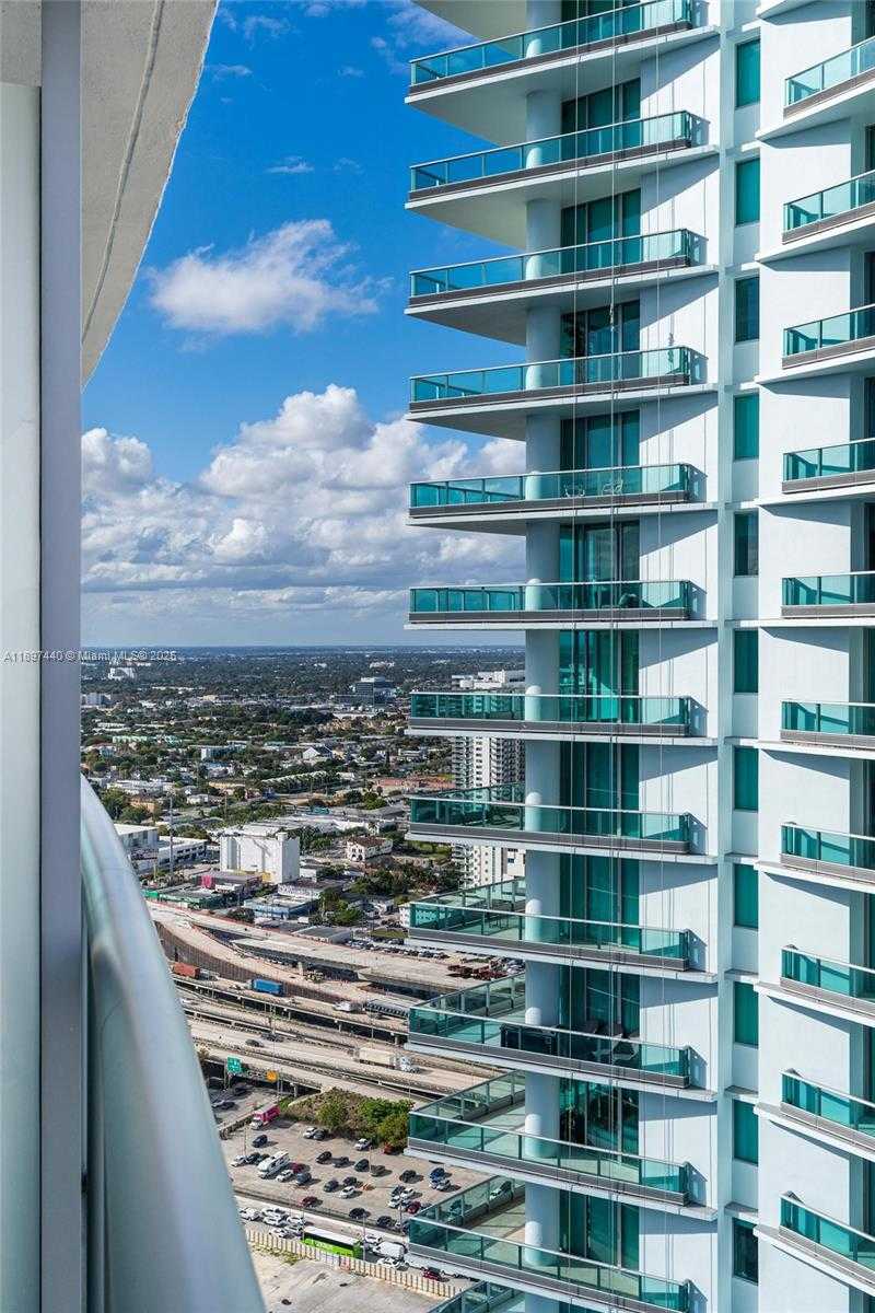 Small Image of 888 BISCAYNE BLVD #4311, Miami Number 19