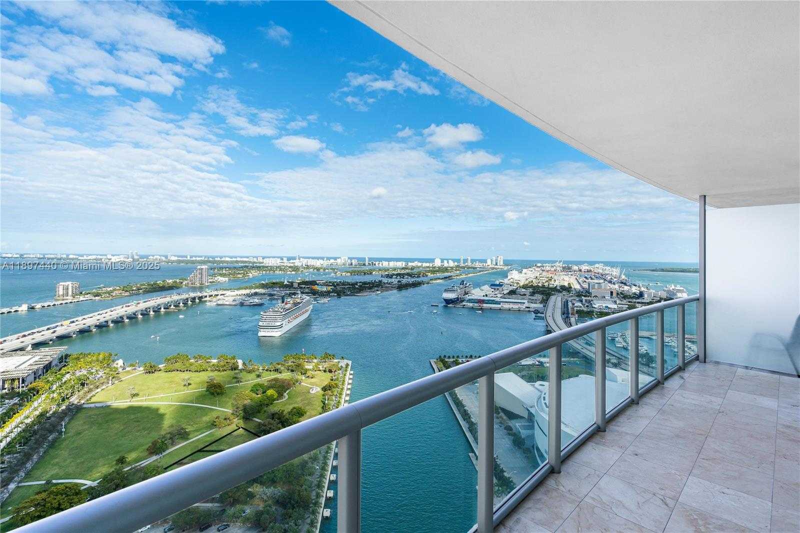 Small Image of 888 BISCAYNE BLVD #4311, Miami Number 22