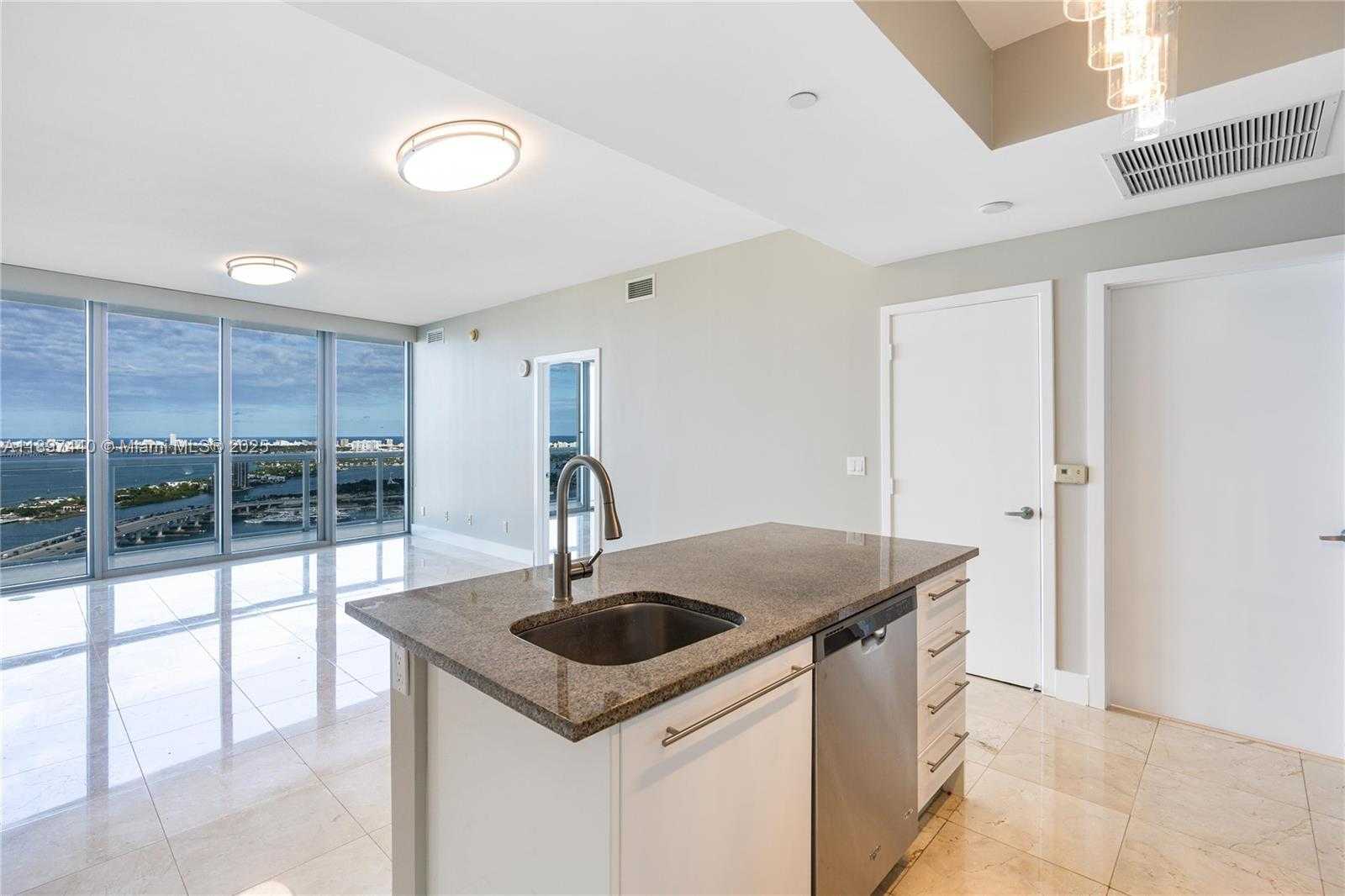 Small Image of 888 BISCAYNE BLVD #4311, Miami Number 5