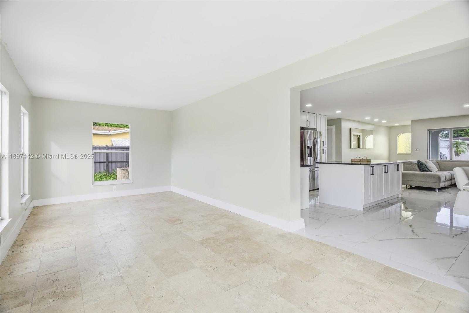 Small Image of 6948 NORTH WEST 8TH CT, Margate Number 10