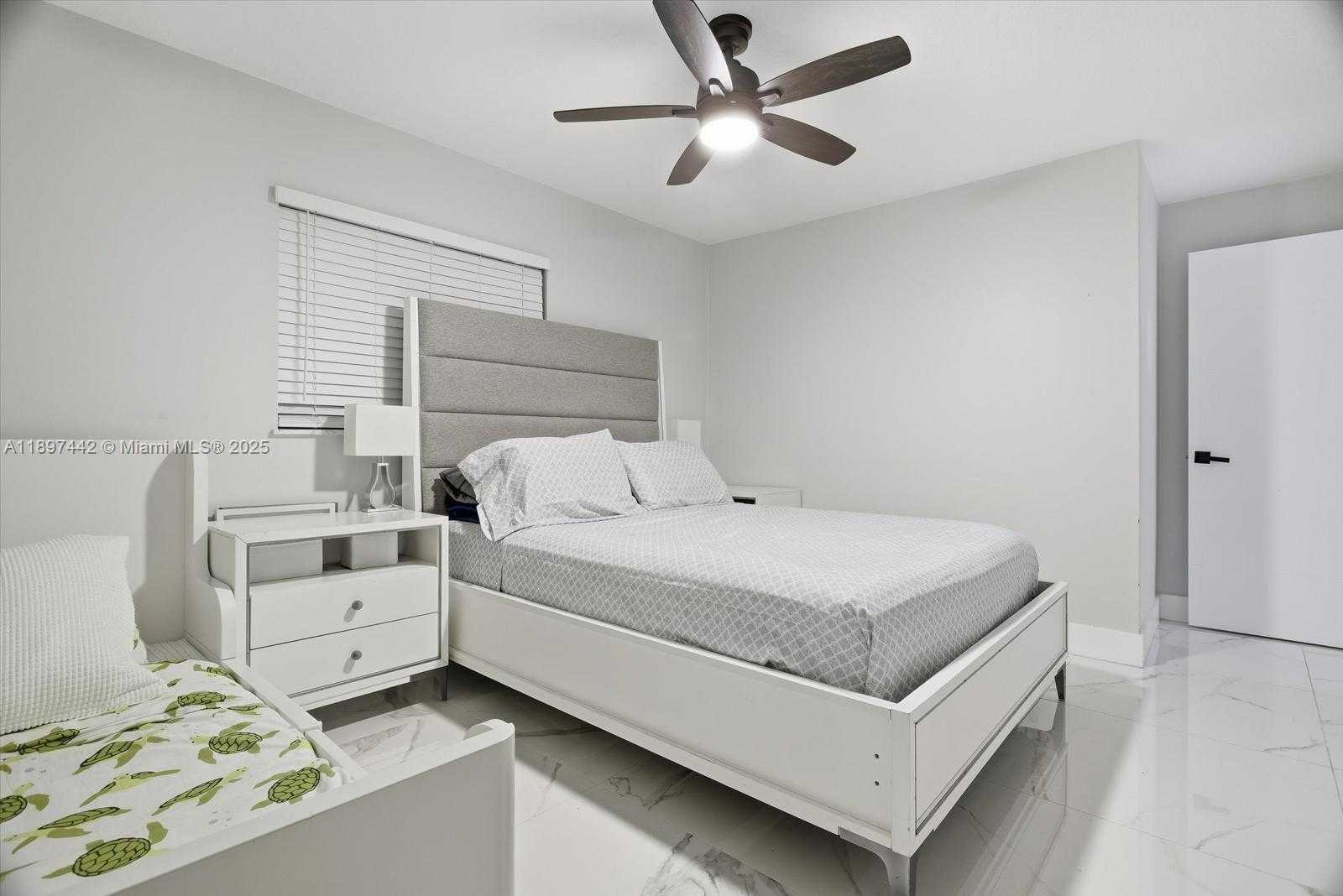 Small Image of 6948 NORTH WEST 8TH CT, Margate Number 13