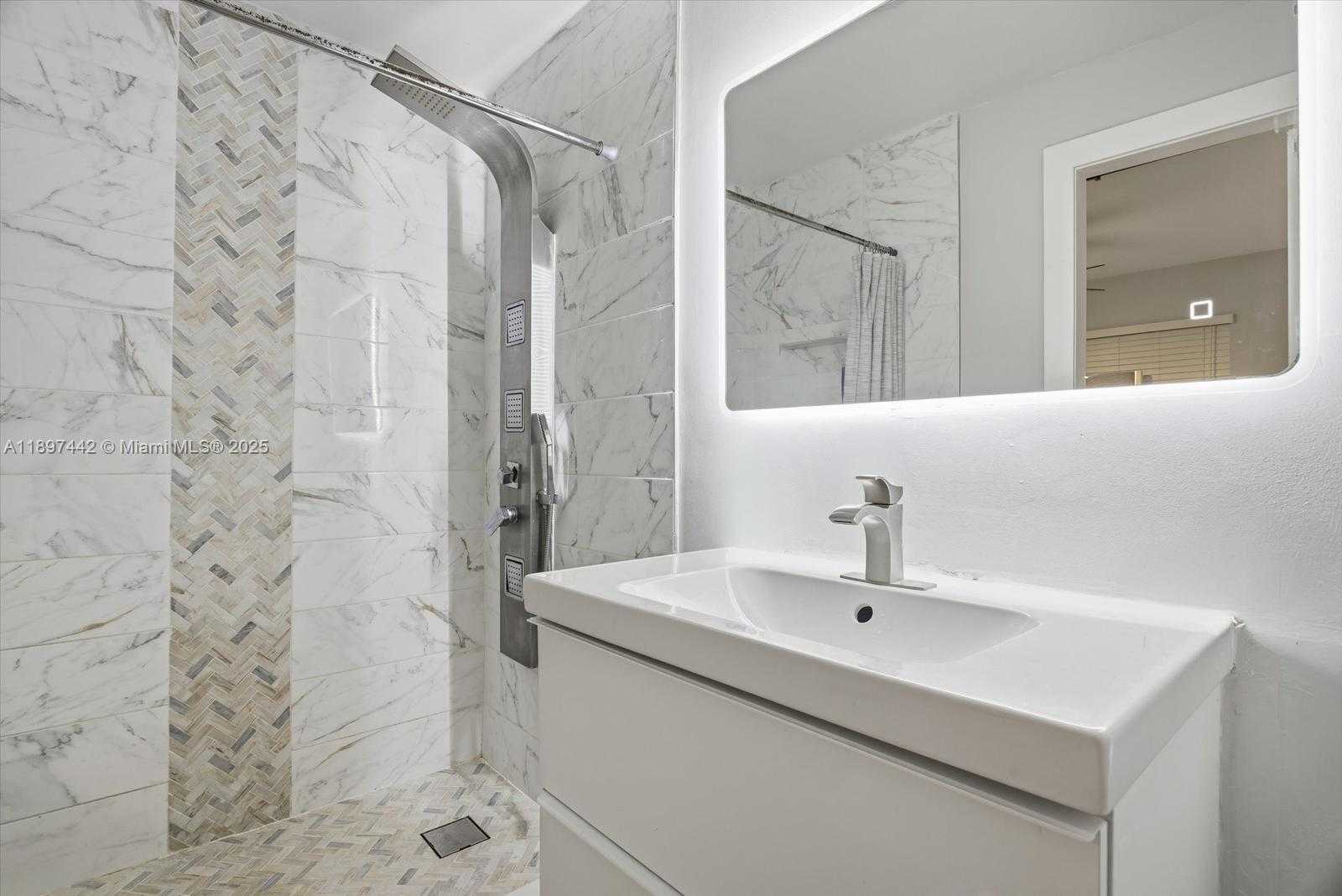 Small Image of 6948 NORTH WEST 8TH CT, Margate Number 14