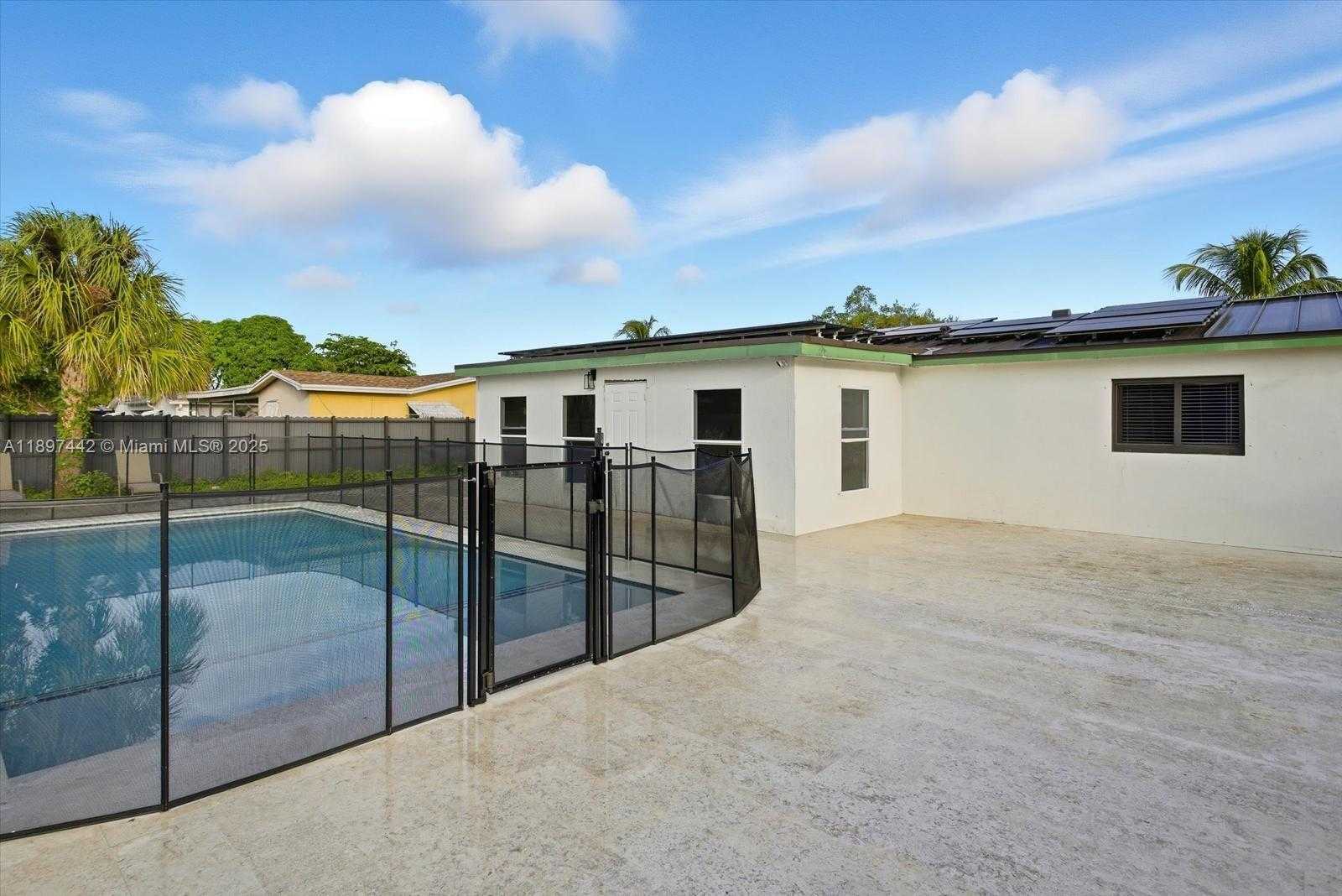 Small Image of 6948 NORTH WEST 8TH CT, Margate Number 20