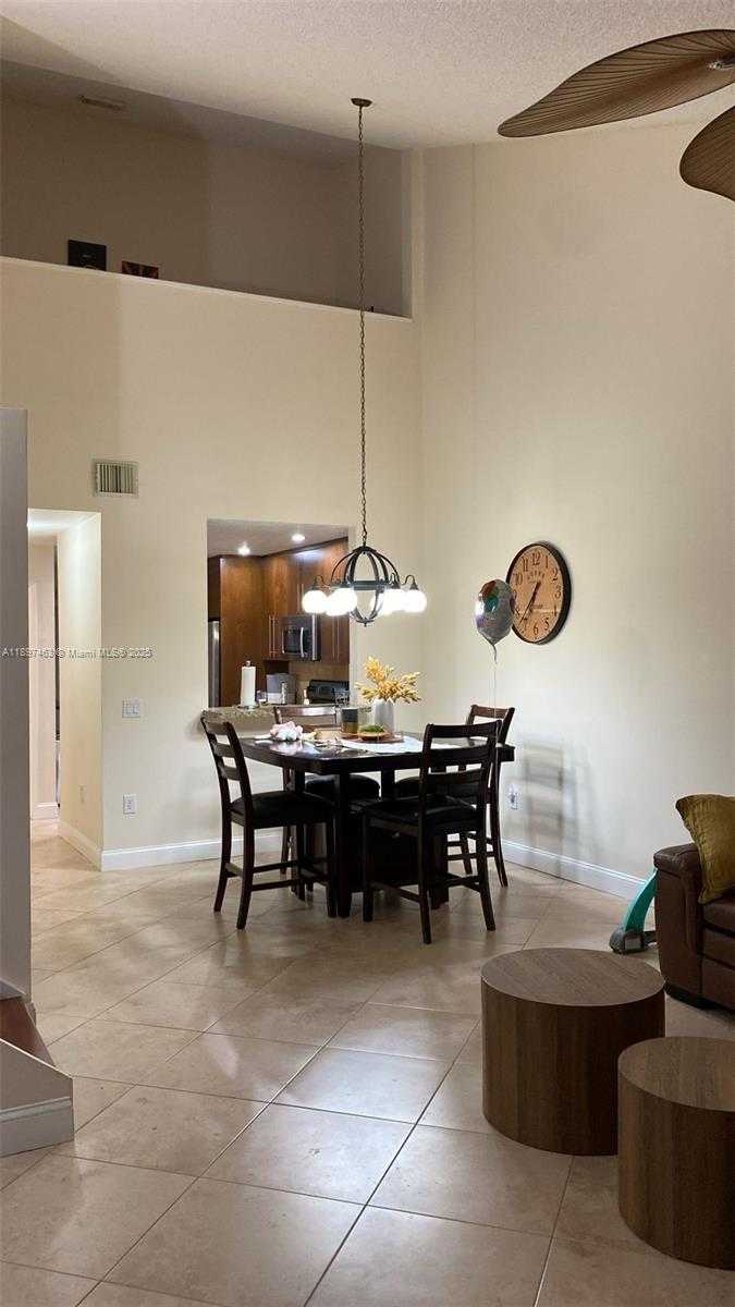 Small Image of 1634 NORTH 15TH TERRACE, Hollywood Number 11