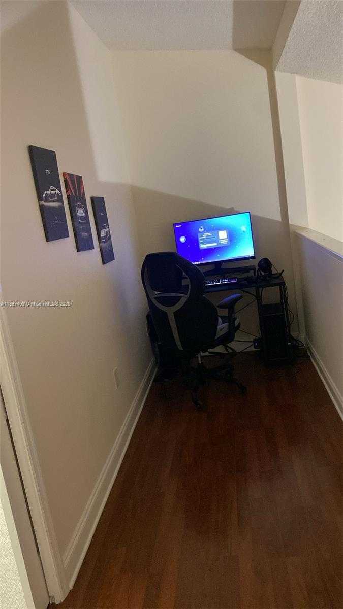 Small Image of 1634 NORTH 15TH TERRACE, Hollywood Number 19