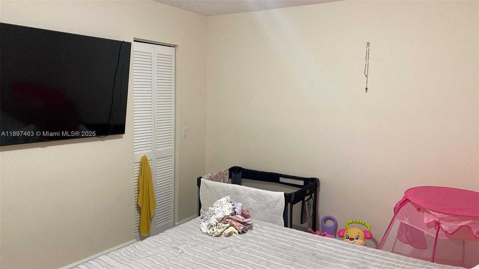 Small Image of 1634 NORTH 15TH TERRACE, Hollywood Number 24