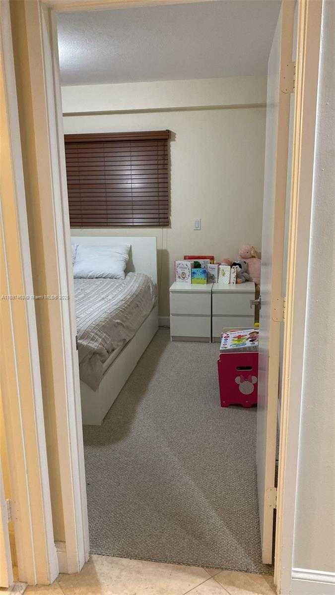 Small Image of 1634 NORTH 15TH TERRACE, Hollywood Number 25