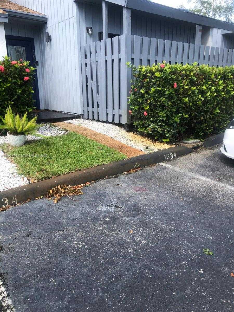 Small Image of 1634 NORTH 15TH TERRACE, Hollywood Number 33