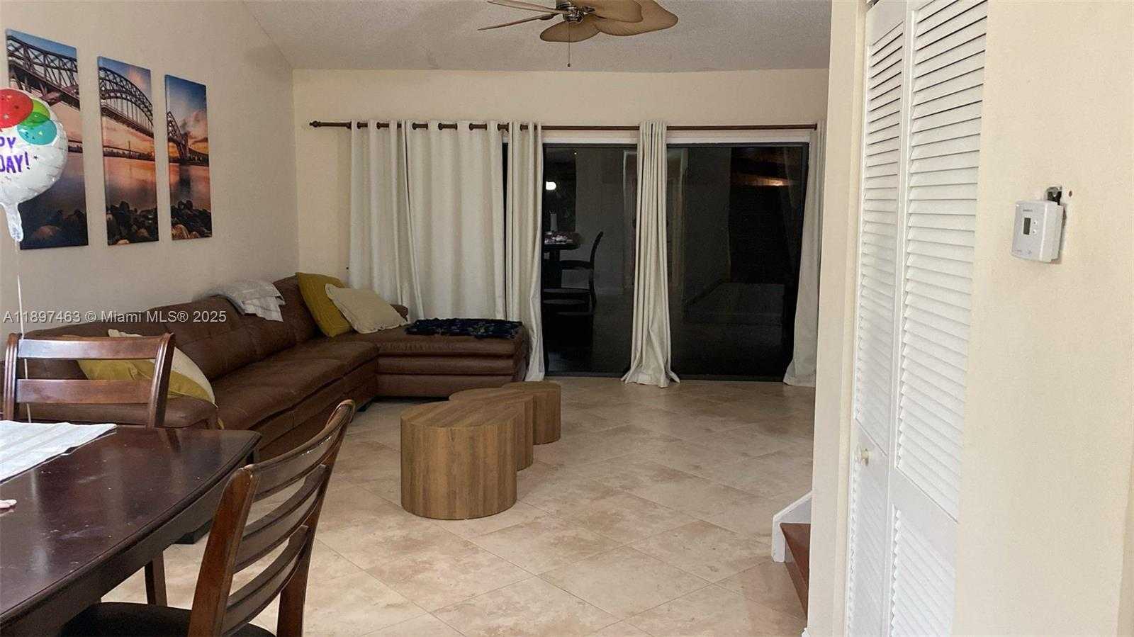 Small Image of 1634 NORTH 15TH TERRACE, Hollywood Number 6