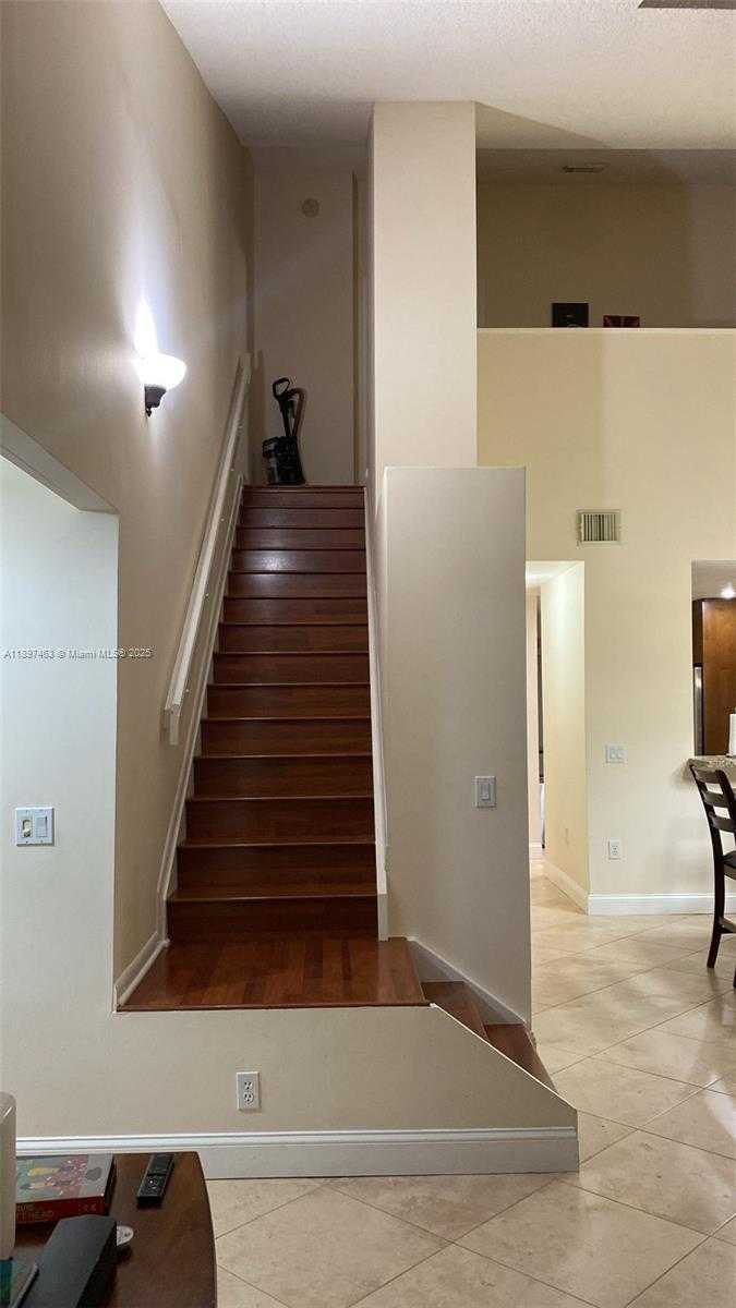 Small Image of 1634 NORTH 15TH TERRACE, Hollywood Number 7