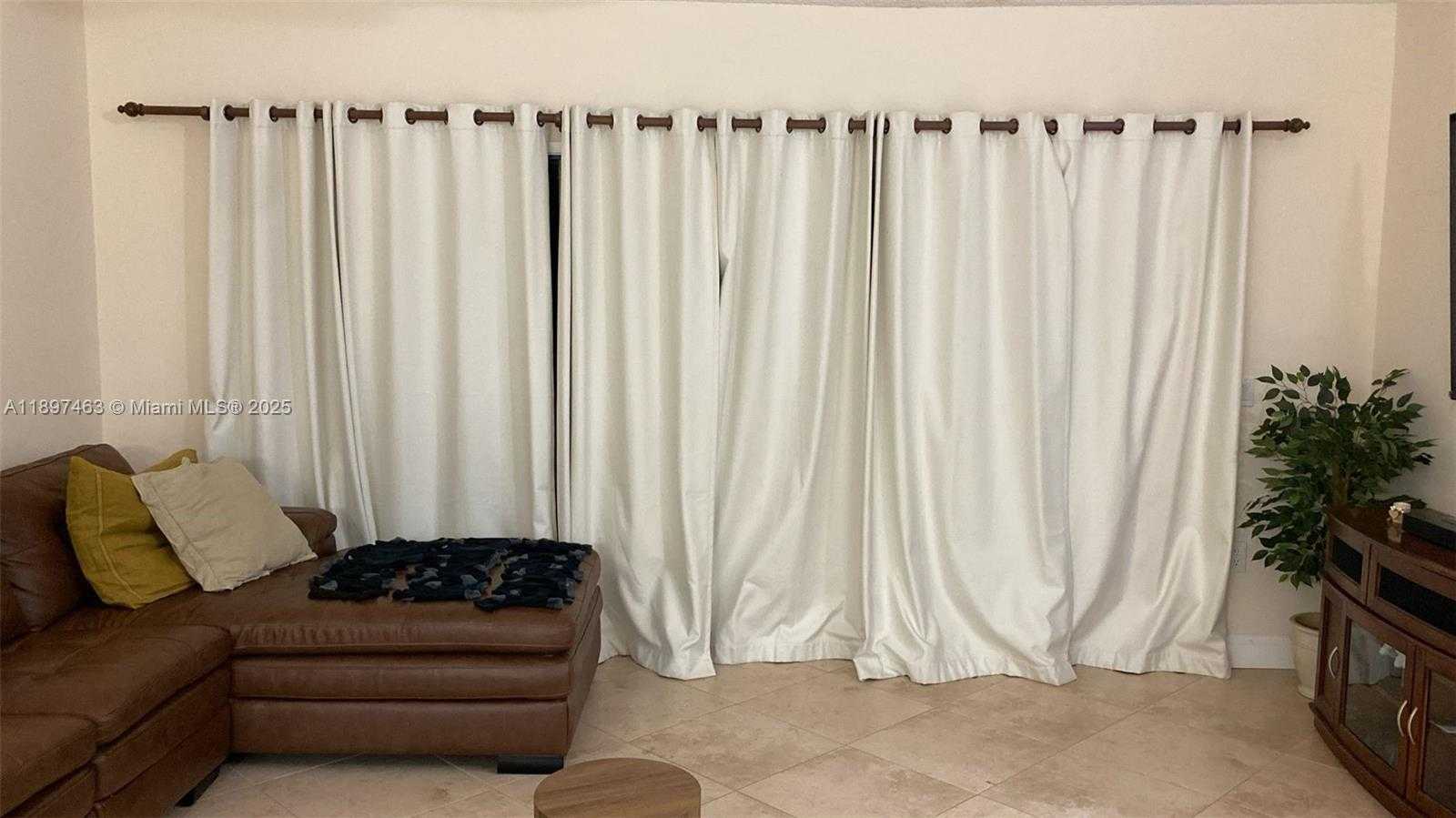 Small Image of 1634 NORTH 15TH TERRACE, Hollywood Number 8