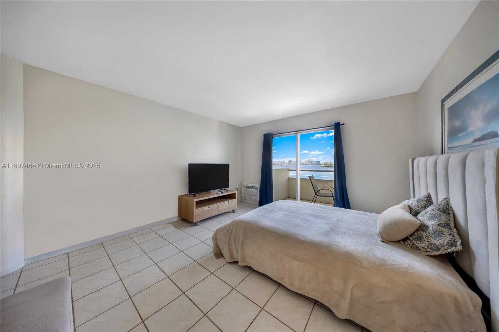 Small Image of 7904 WEST DR #1010, North Bay Village Number 5