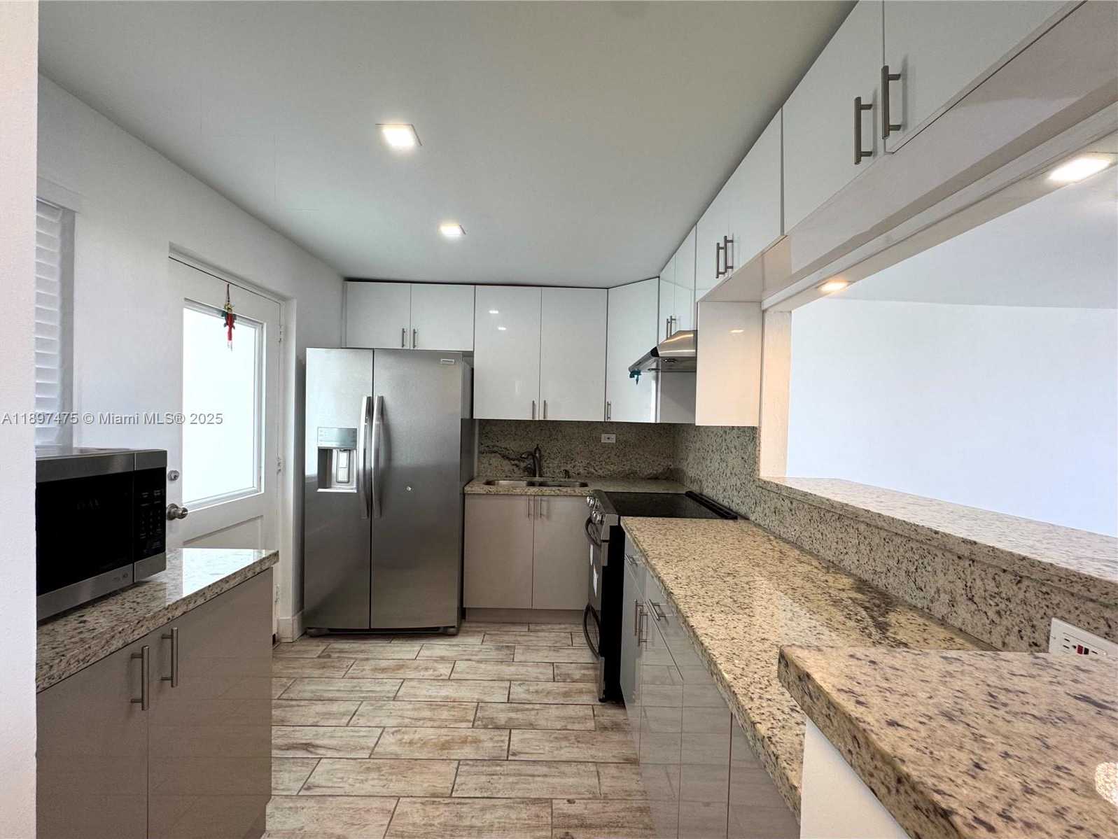 Small Image of 7850 BYRON AVE #702, Miami Beach Number 10
