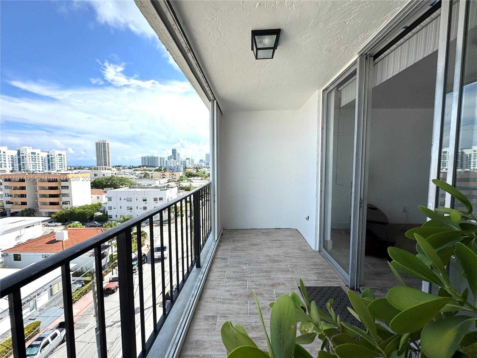 Small Image of 7850 BYRON AVE #702, Miami Beach Number 19