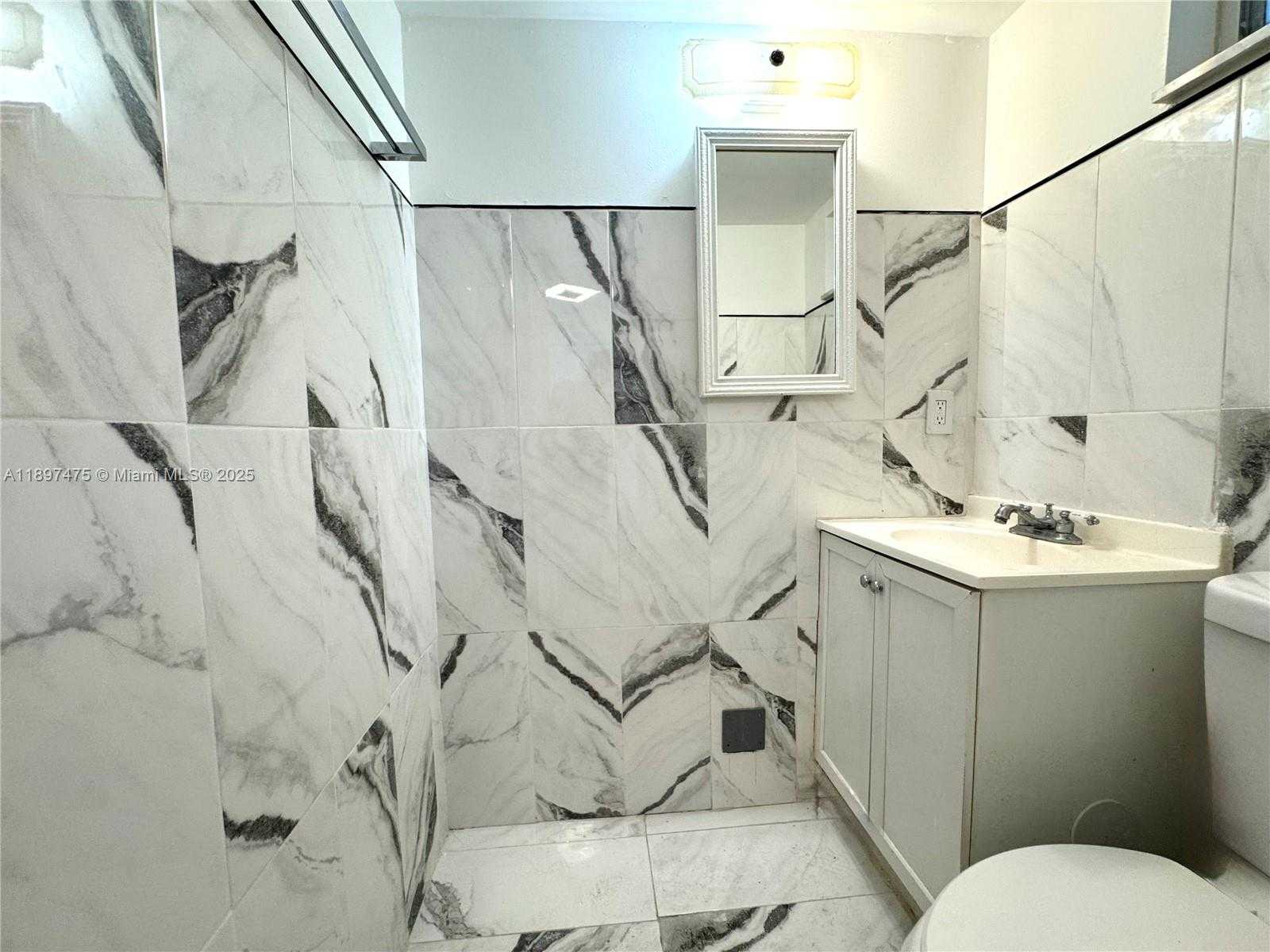 Small Image of 7850 BYRON AVE #702, Miami Beach Number 20